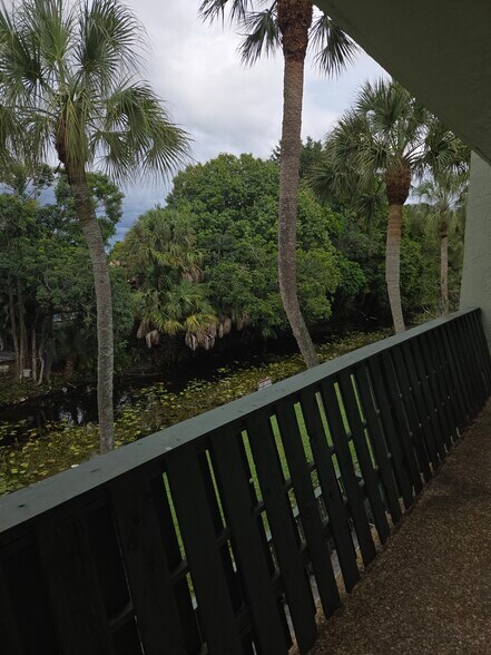 Building Photo - 8917 NW 28th Dr