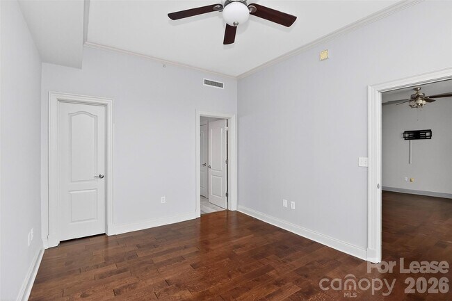 Building Photo - 315 Arlington Ave