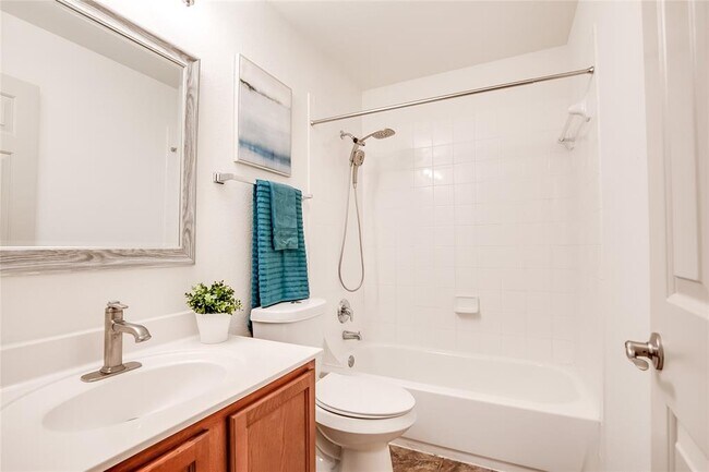 Building Photo - 2410 Great Oaks Dr