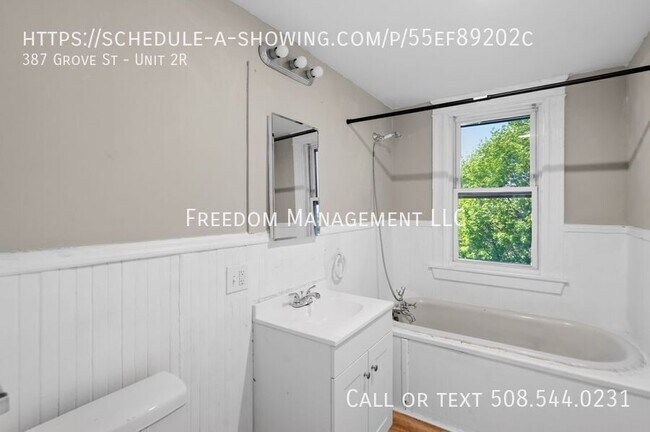 Building Photo - 387 Grove St
