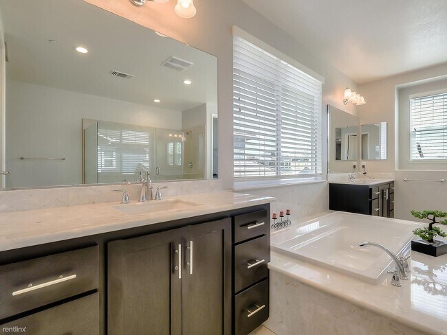 Building Photo - 33451 Bronco Loop