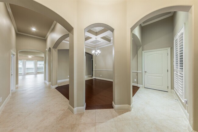 Building Photo - 32611 Waltham Crossing