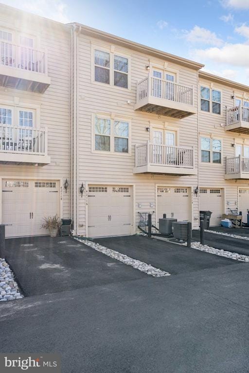 Building Photo - 42116 Piebald Square