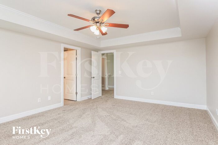 Building Photo - 97 Roterham Dr
