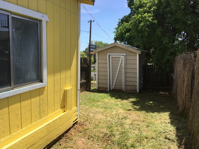 Shed - 1134 Oro Dam Boulevard West