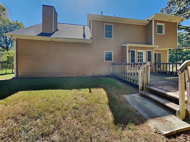 Building Photo - 1901 Pond Ridge Ct