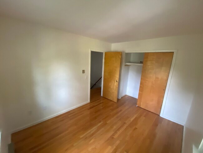 Building Photo - 376 Snyder Hill Rd