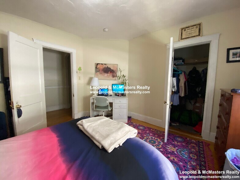 Building Photo - 139 Davis Ave