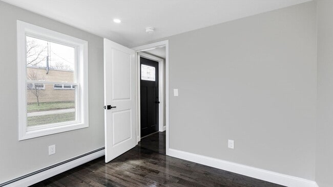 Building Photo - 23 Lynn St