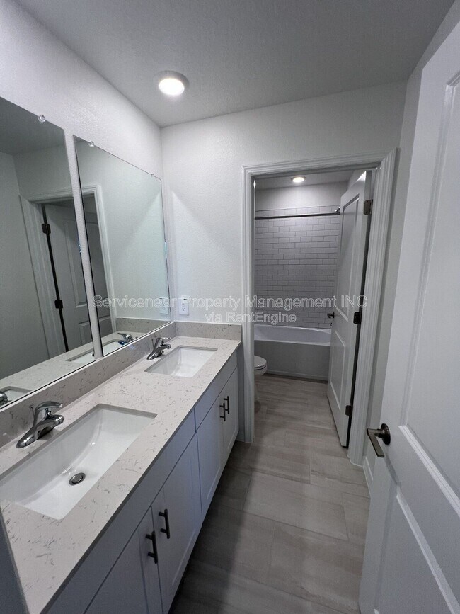 Building Photo - 13088 Empress Jewel