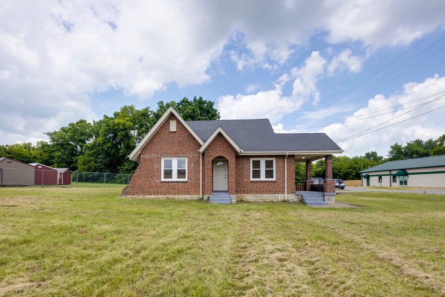 Building Photo - 901 Weeping Willow Way