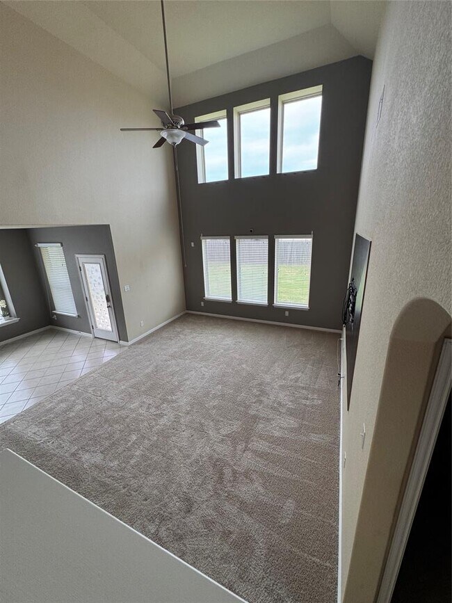 Building Photo - 914 Emory Stable Dr