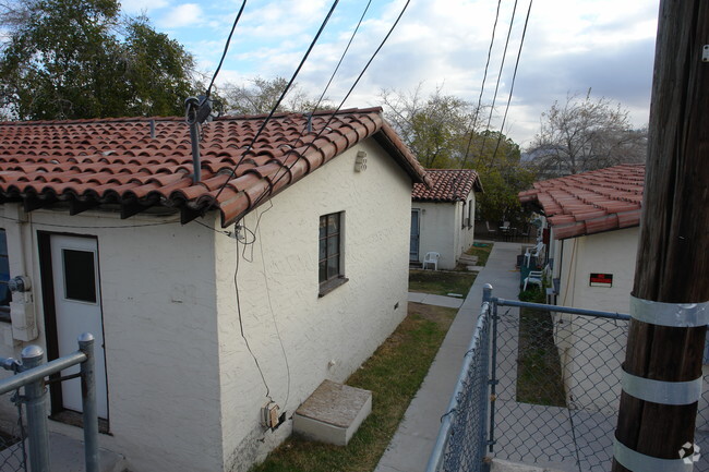 Building Photo - Cottage Park Apartments