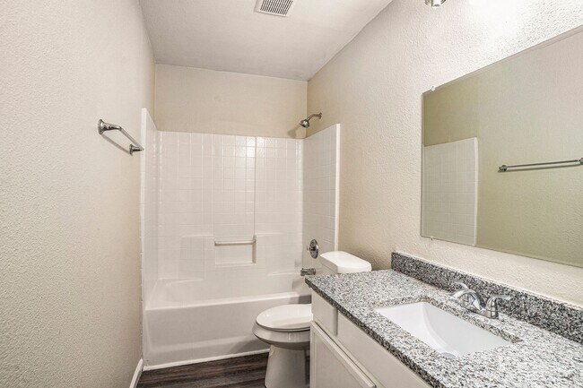 Building Photo - Updated 3/1 with Granite Counter Tops and Refrigerator Included!