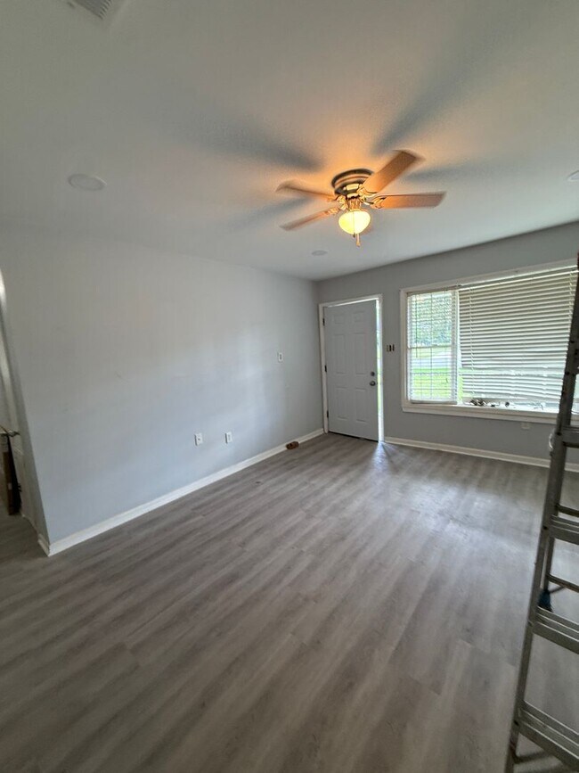 Building Photo - 7467 Glenetta Ct