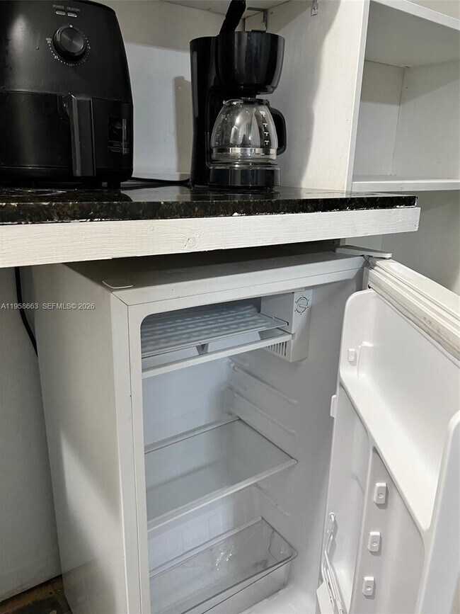 Building Photo - 6400 Fletcher St