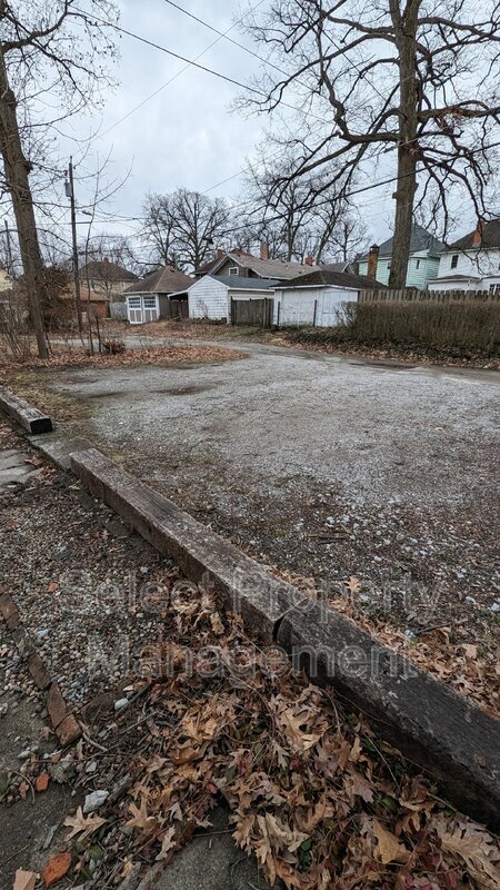 Building Photo - 333 W Suttenfield St