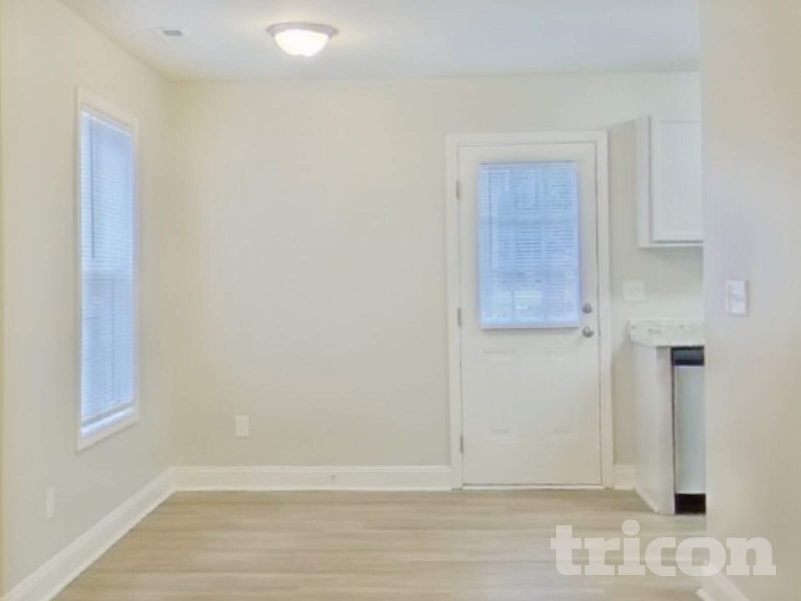 Building Photo - 821 Gore St