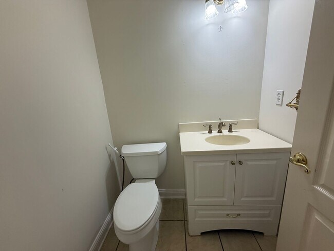 Building Photo - Spacious 5-Bedroom Home on a Corner Lot in...