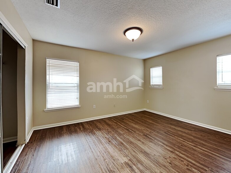 Building Photo - 11659 Spring Board Dr