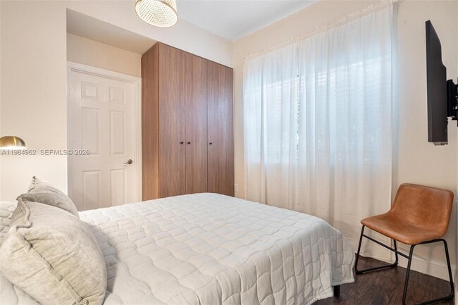 Building Photo - 920 SW 9th St