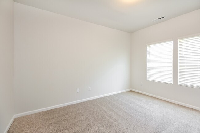 Building Photo - 7251 Bellacroft Dr