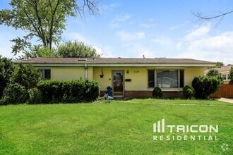 Building Photo - 2629 Fontana Dr