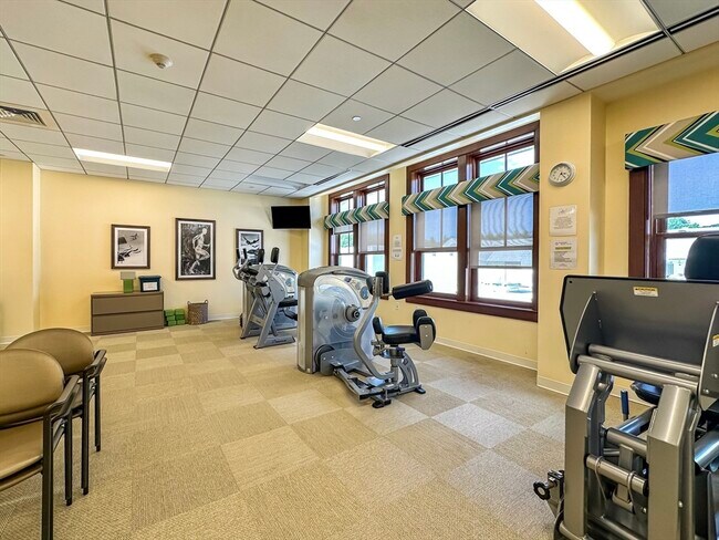 Building Photo - 25 Stonehaven Dr