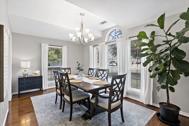 Building Photo - 1317 Baywood Ln