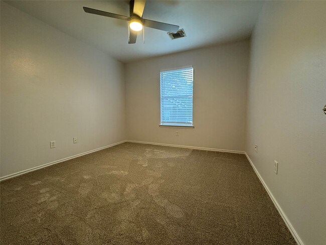 Building Photo - 70 Marble Rock Pl
