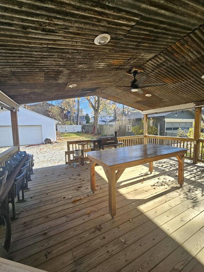 Building Photo - 93 N Rose Blvd