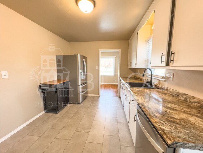 Building Photo - Downtown Ranch Home with View of Pikes Peak
