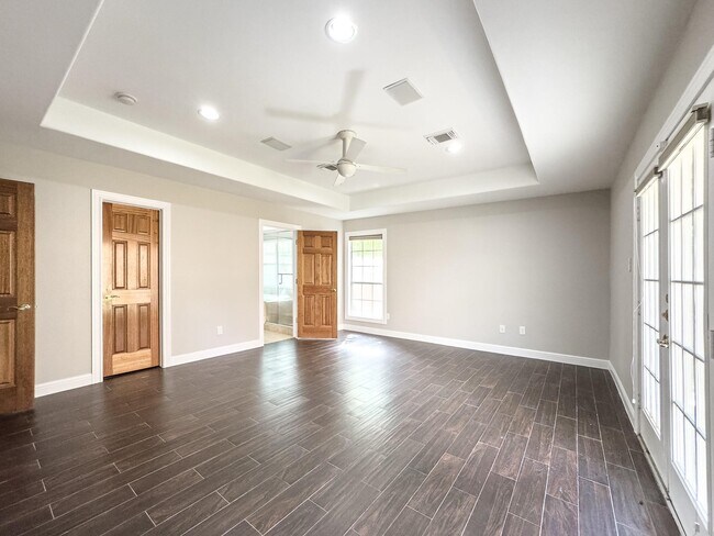 Building Photo - 4525 Maple St