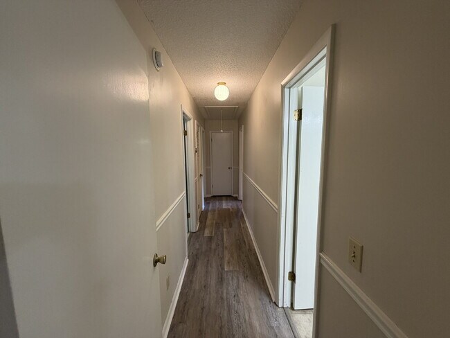 Building Photo - Home For Rent