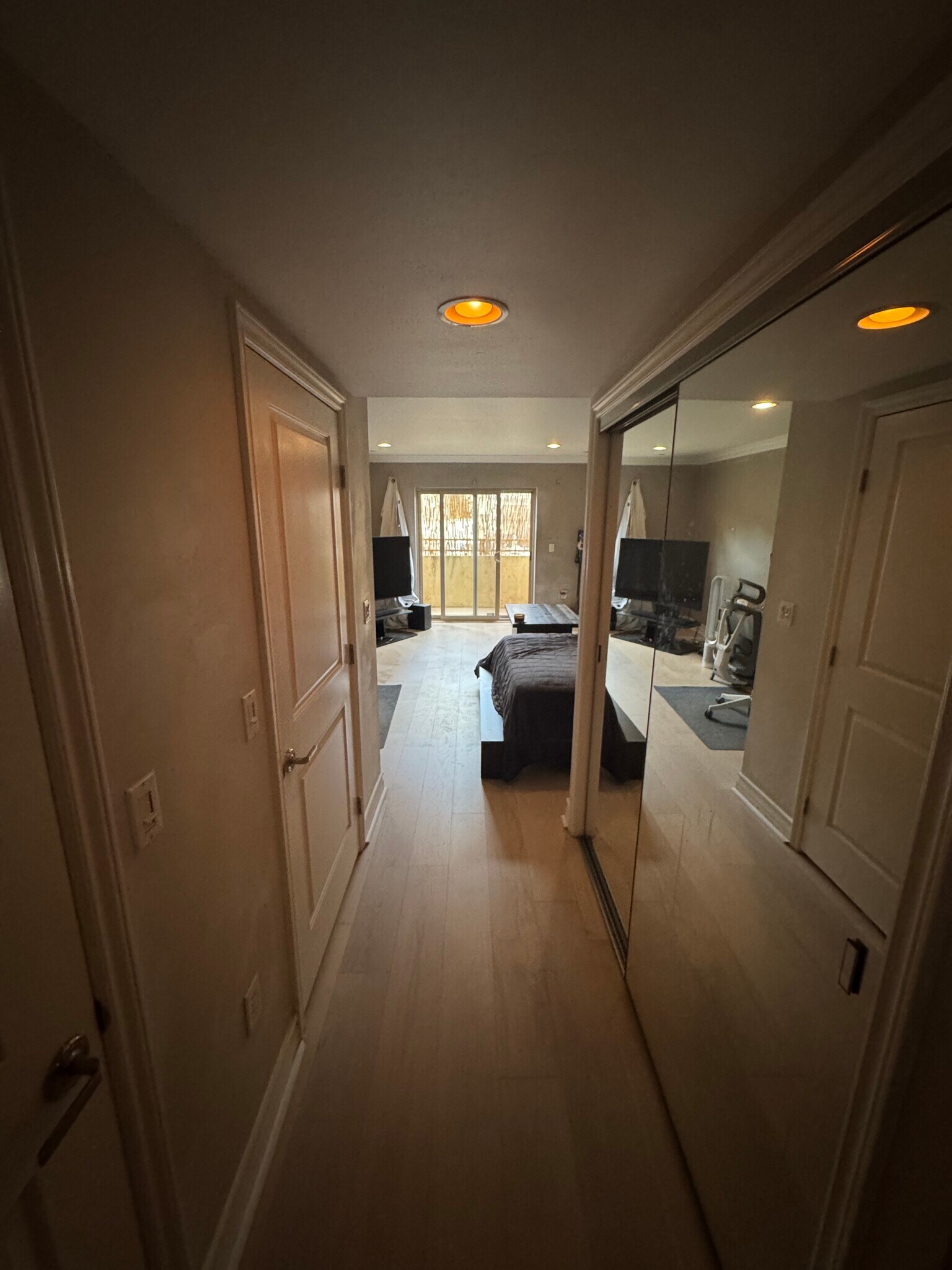 Building Photo - 1417 S Westgate Ave