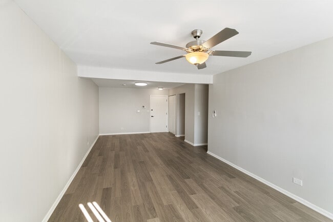 Building Photo - 711 S Milwaukee Ave