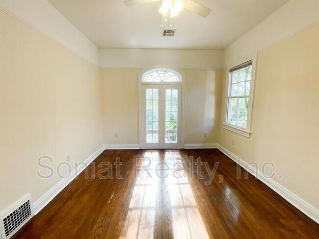 Building Photo - 710 Burdette St