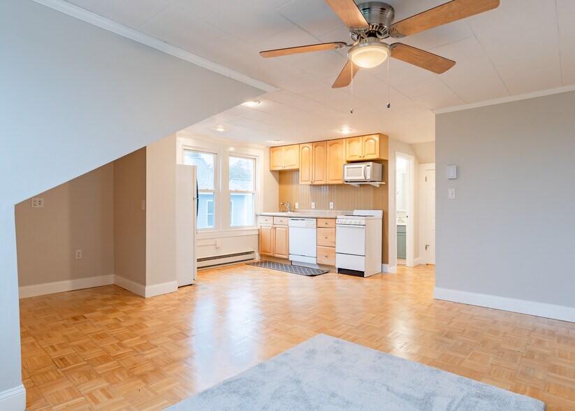 Dining/kitchen - 107 May St