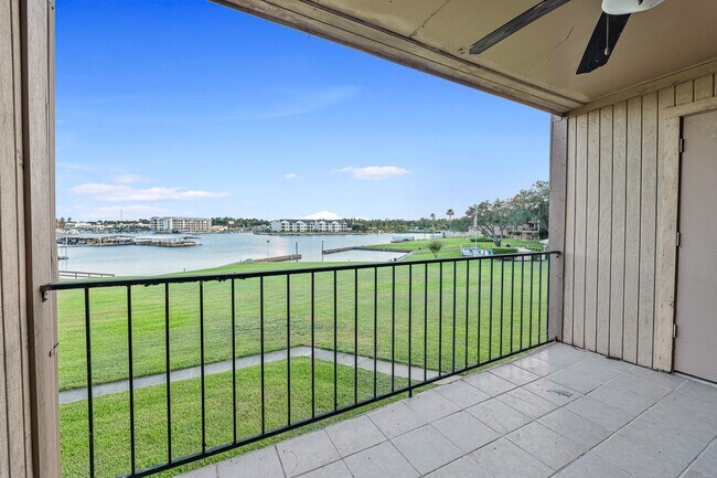 Primary Photo - 15575 Marina Dr