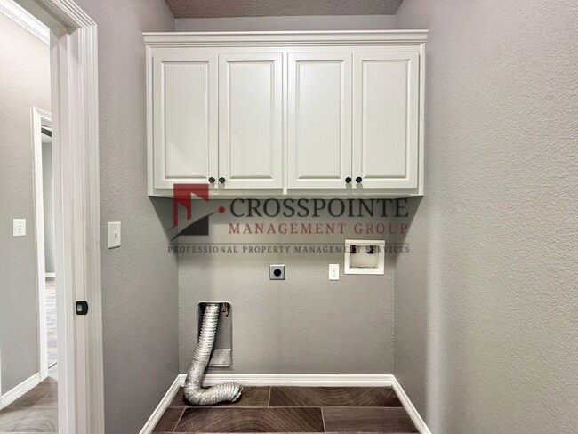 Building Photo - 3 Bedroom 2 Bathroom Home in Lindale!