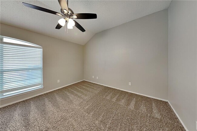 Building Photo - 355 Ridgemont Dr