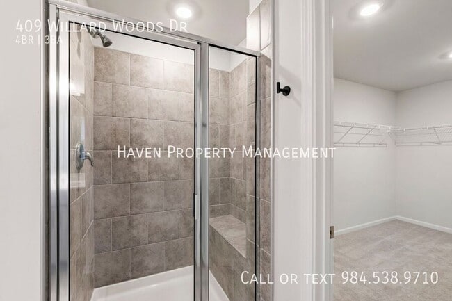 Building Photo - 409 Willard Wds Dr