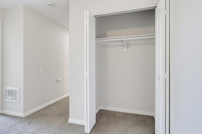 Building Photo - 3454 Castle Glen Dr