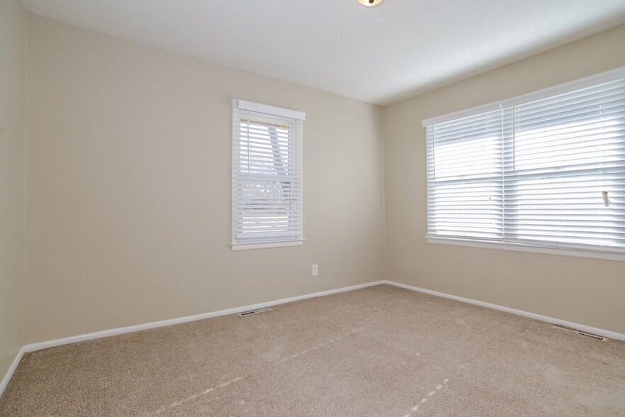Building Photo - 8418 E 92 Pl