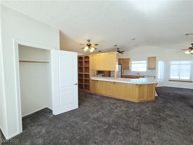 Building Photo - 250 S E Comstock Cir