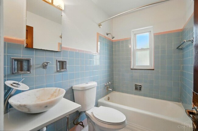 Building Photo - 4348 Kirby Ave