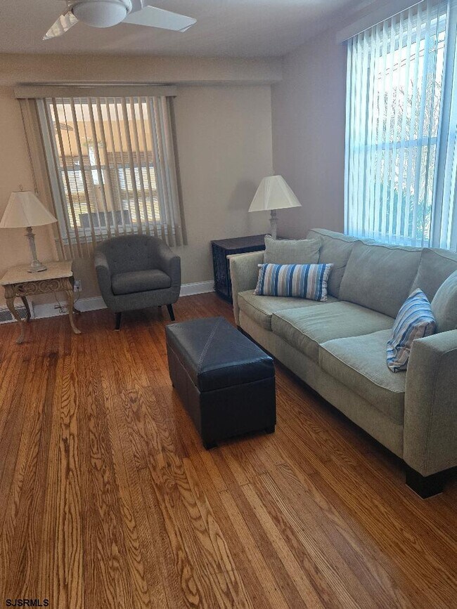 Building Photo - 231 N Wyoming Ave