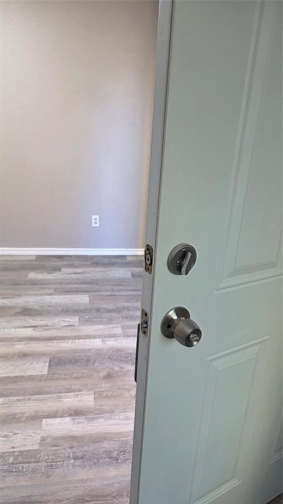 Building Photo - 2124 Burton Dr