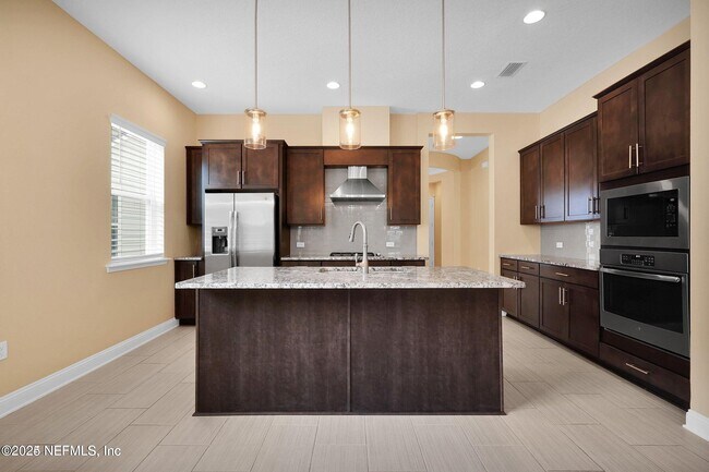 Building Photo - 244 Vista Lake Cir