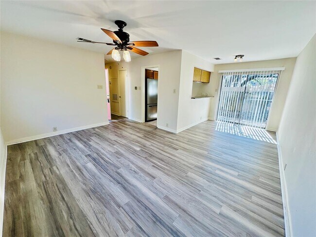Building Photo - 6810 Deatonhill Dr